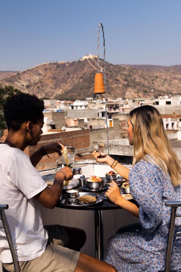Chillout - A Boutique Hotel & Rooftop Restaurant Τζαϊπούρ Εξωτερικό φωτογραφία