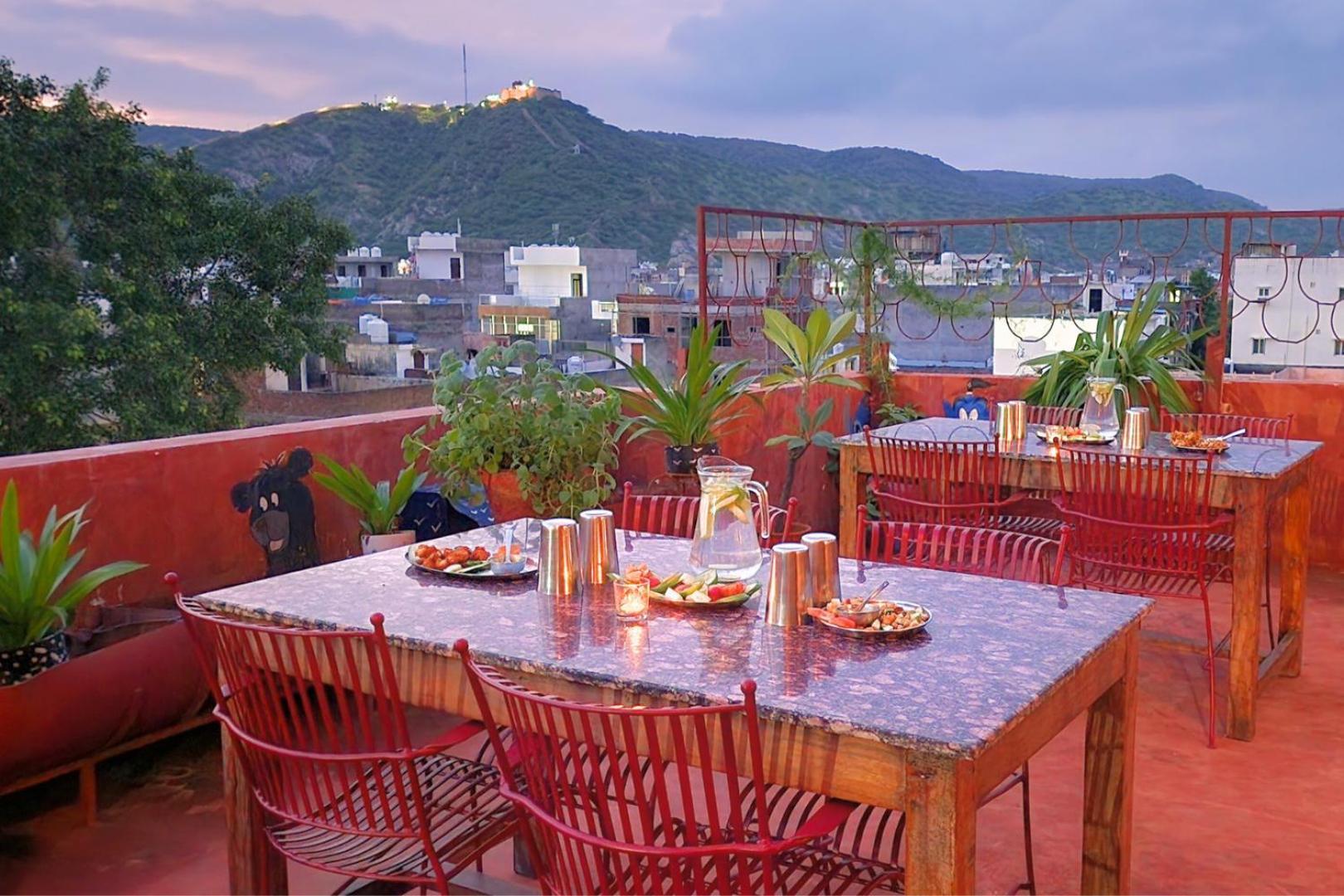 Chillout - A Boutique Hotel & Rooftop Restaurant Τζαϊπούρ Εξωτερικό φωτογραφία